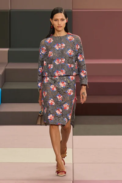 Look 49